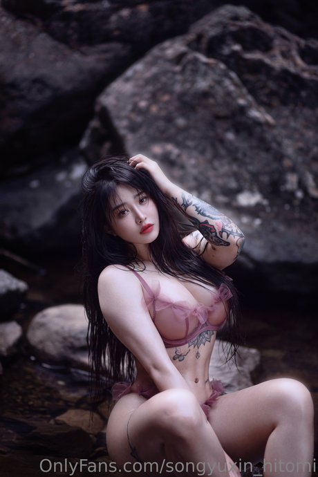 Hitomi Songyuxin