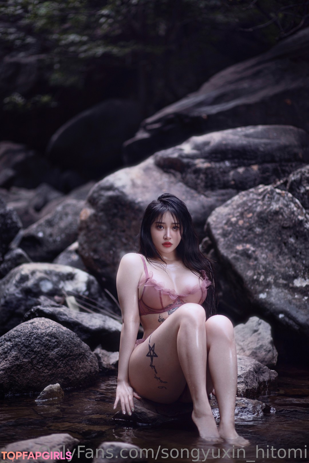 Foto di nudo di fuga di OnlyFans di Hitomi Songyuxin #258