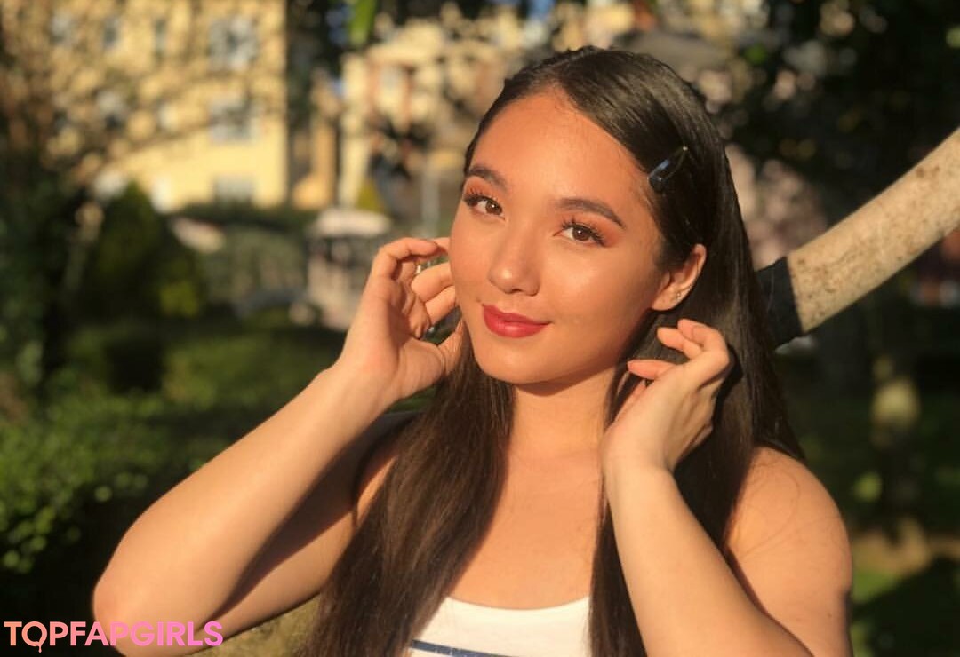 Foto di nudo di fuga di OnlyFans di Eliza Chau #264