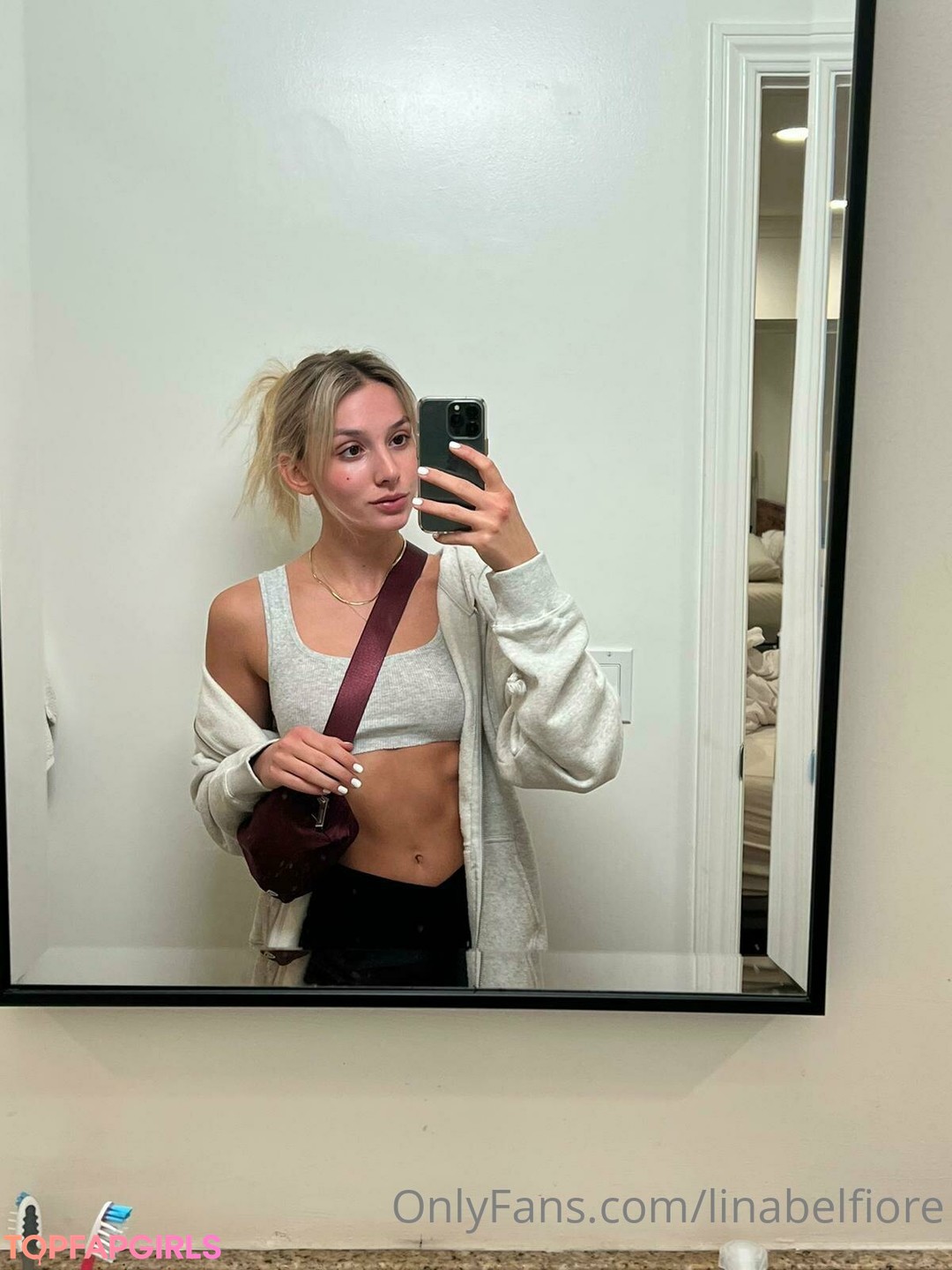 Foto di nudo di fuga di OnlyFans di Lina Belfiore #365