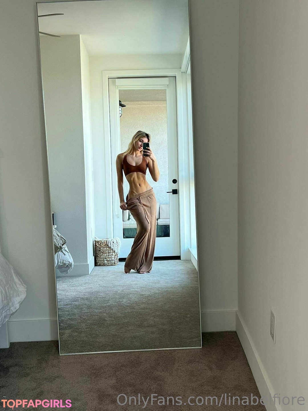 Foto di nudo di fuga di OnlyFans di Lina Belfiore #411