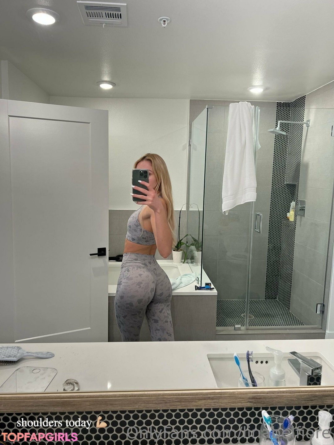 Foto di nudo di fuga di OnlyFans di Lina Belfiore #416