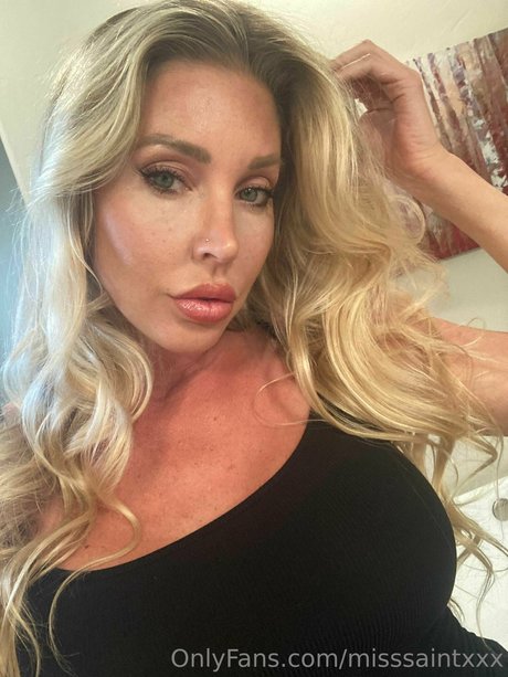 Foto di nudo di fuga di OnlyFans di Samantha Saint