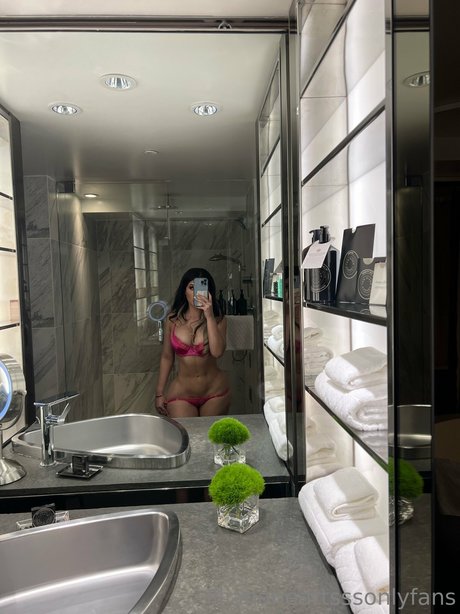 Foto di nudo di fuga di OnlyFans di Lilianaheartsss