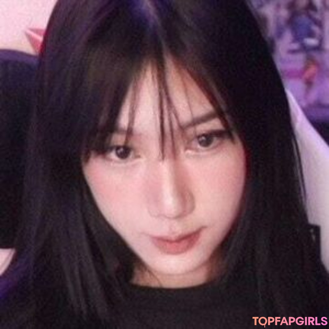 Foto di nudo di fuga di OnlyFans di Bizcuitzluvly #31