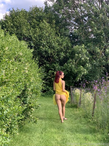 Foto di nudo di fuga di OnlyFans di Georgie Darby