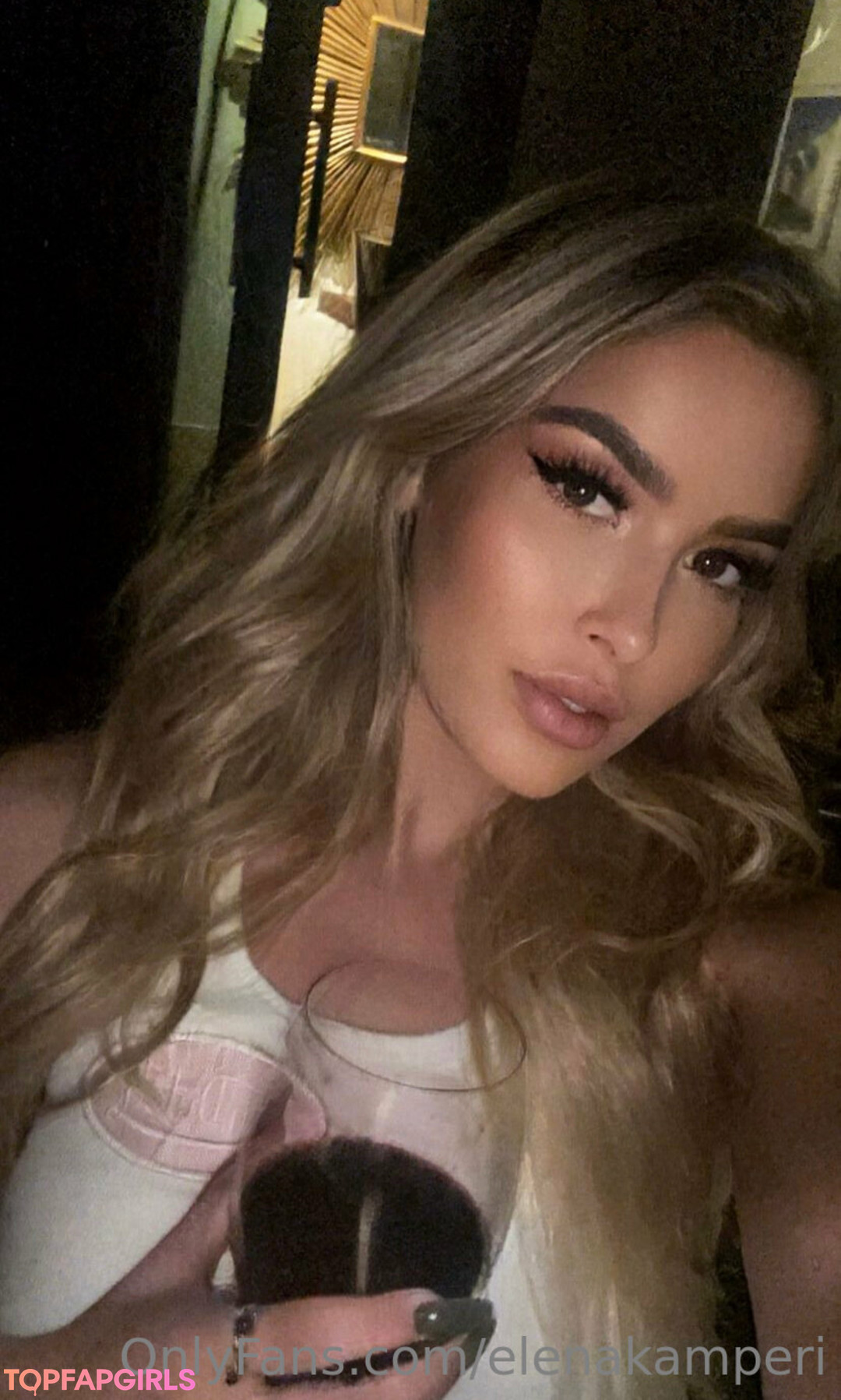 Foto di nudo di fuga di OnlyFans di Elena Kamperi #269