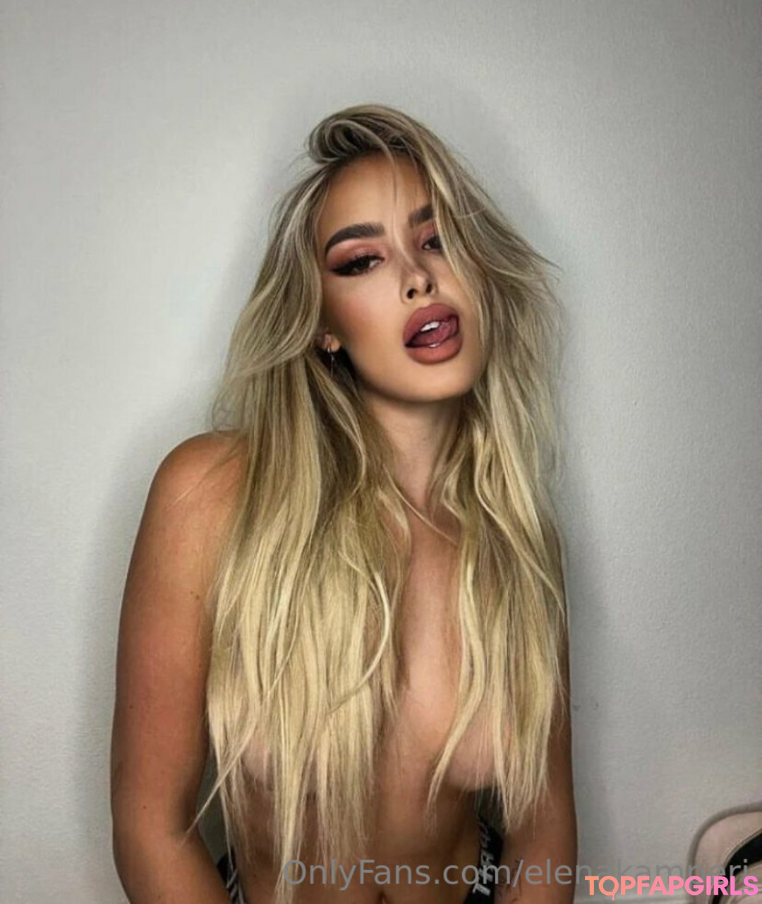 Foto di nudo di fuga di OnlyFans di Elena Kamperi #294