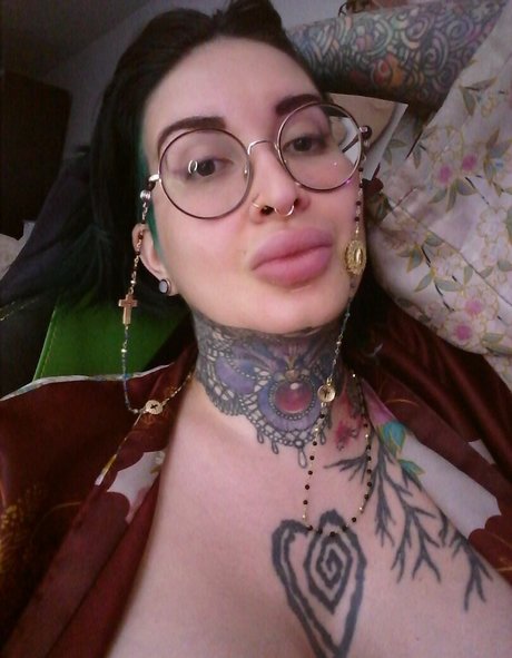 Foto di nudo di fuga di OnlyFans di Ariane Saint Amour