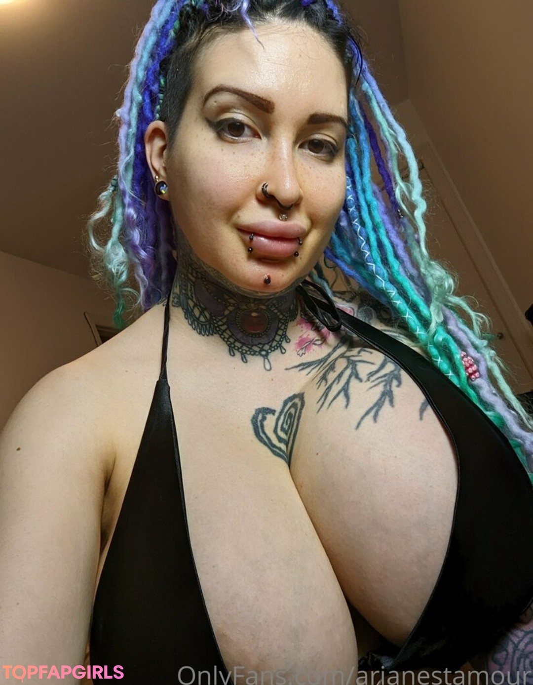Foto di nudo di fuga di OnlyFans di Ariane Saint Amour #2008