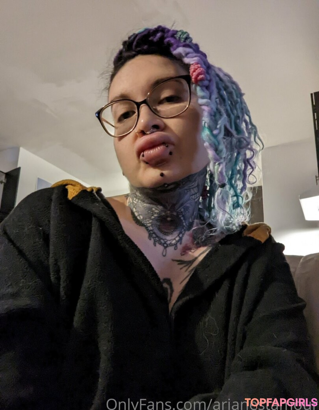 Foto di nudo di fuga di OnlyFans di Ariane Saint Amour #2020