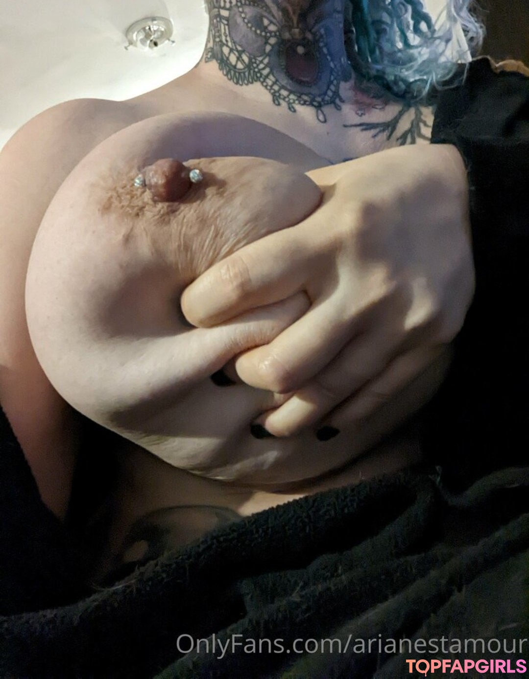 Foto di nudo di fuga di OnlyFans di Ariane Saint Amour #2030