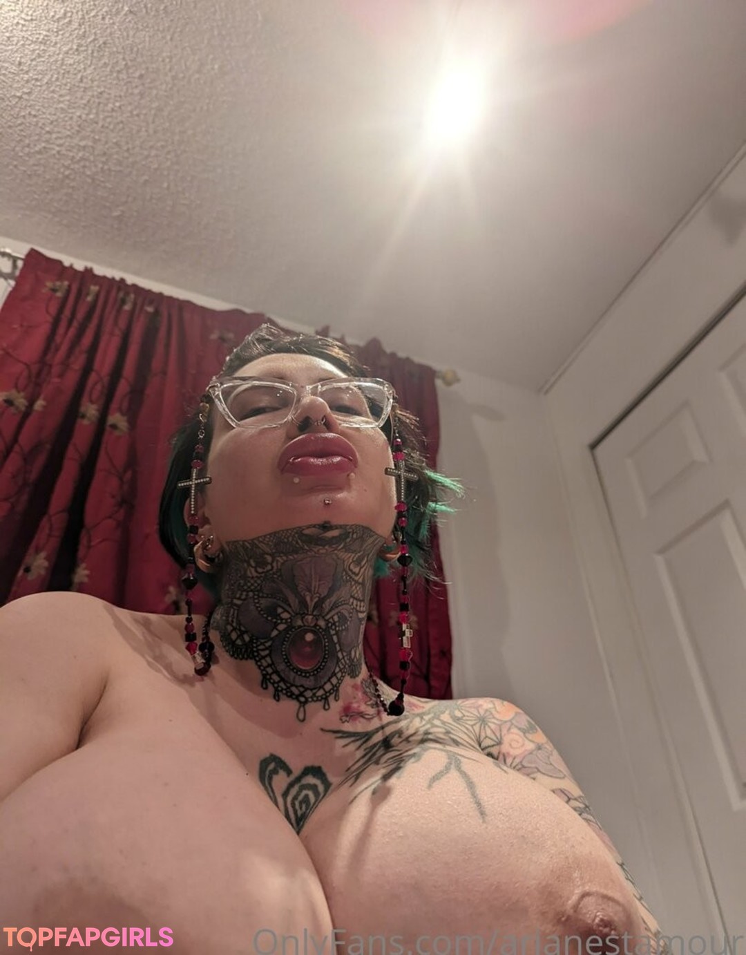 Foto di nudo di fuga di OnlyFans di Ariane Saint Amour #2225