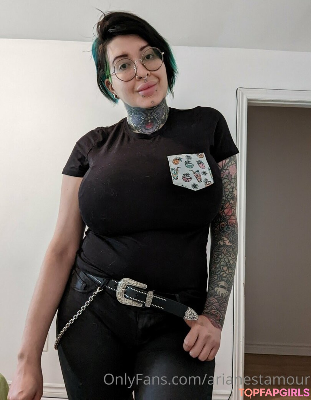 Foto di nudo di fuga di OnlyFans di Ariane Saint Amour #2325
