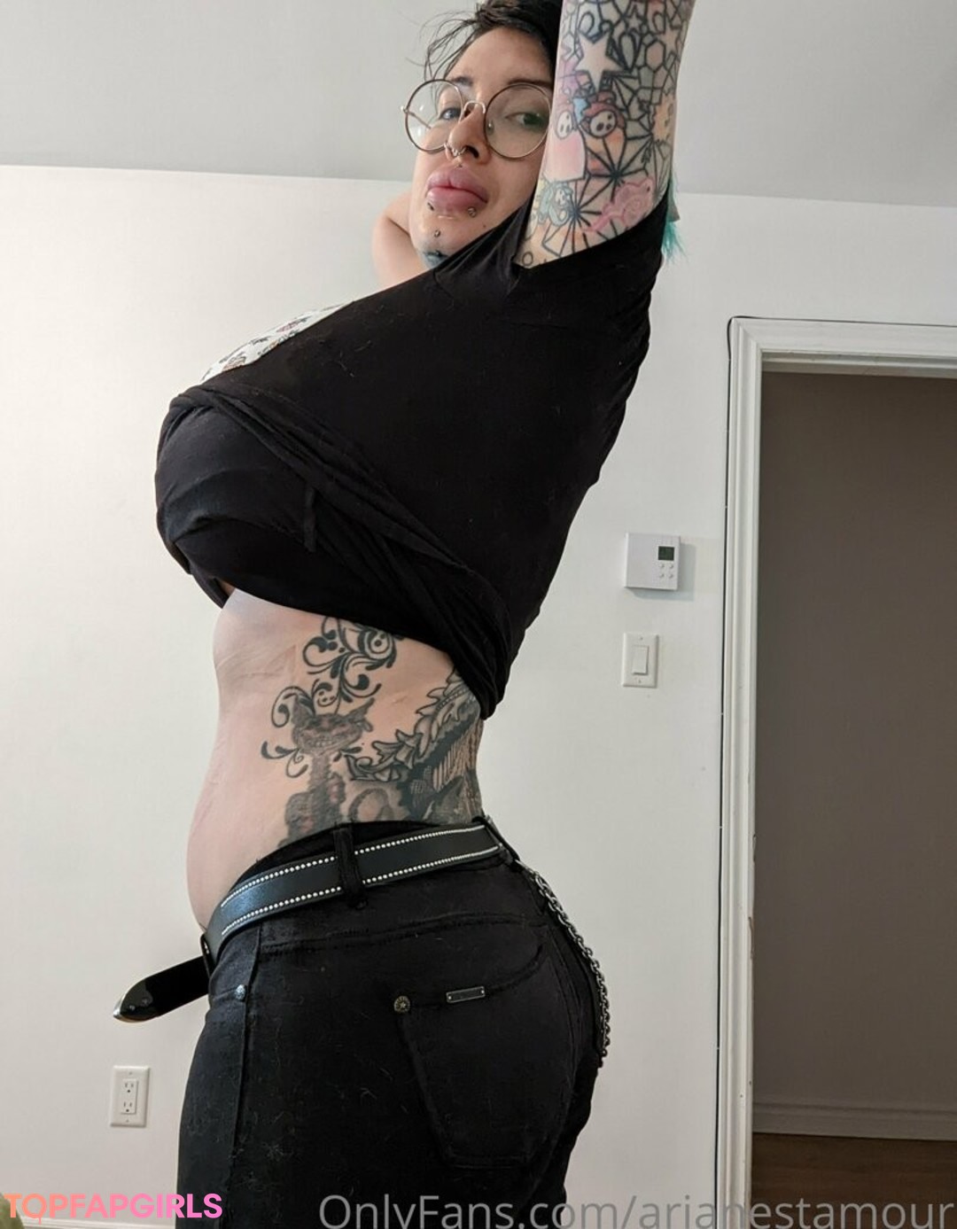 Foto di nudo di fuga di OnlyFans di Ariane Saint Amour #2327