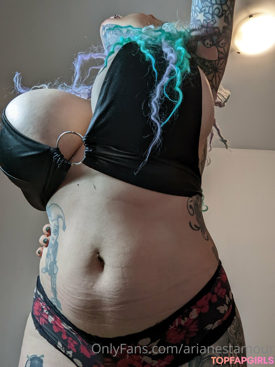 Foto di nudo di fuga di OnlyFans di Ariane Saint Amour #524