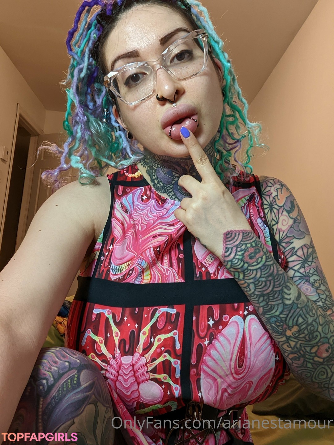 Foto di nudo di fuga di OnlyFans di Ariane Saint Amour #699