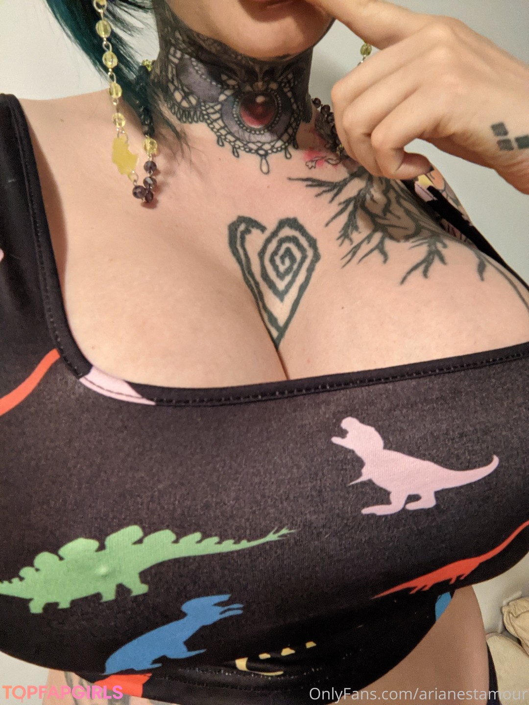 Foto di nudo di fuga di OnlyFans di Ariane Saint Amour #467