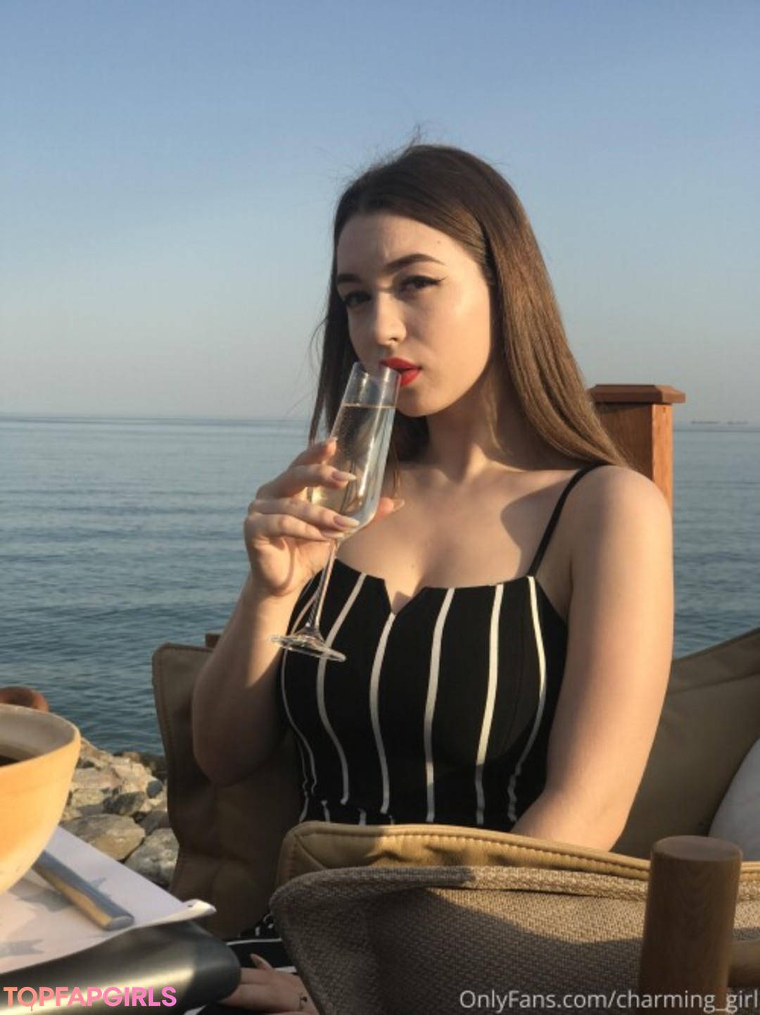 Foto di nudo di fuga di OnlyFans di Charming Girl #87