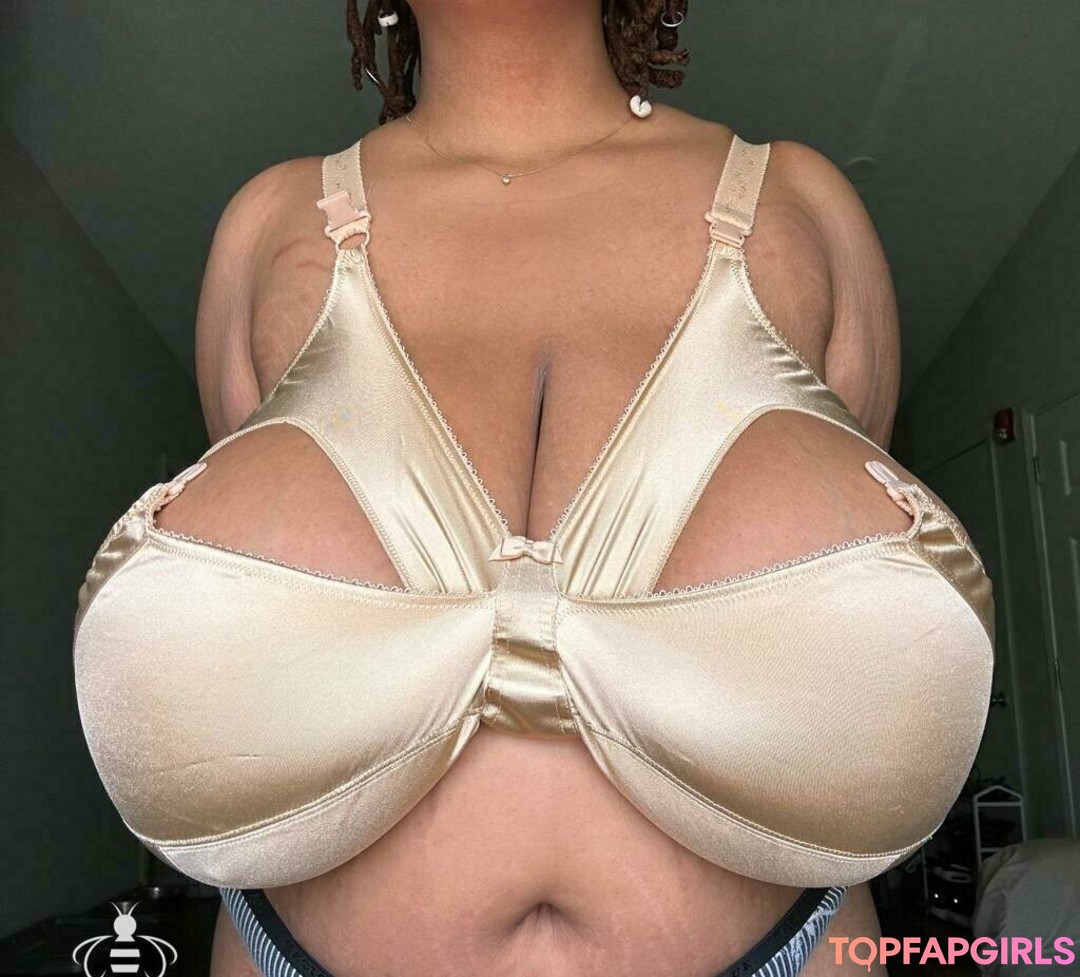 Foto di nudo di fuga di OnlyFans di Miss Honey Mia #166