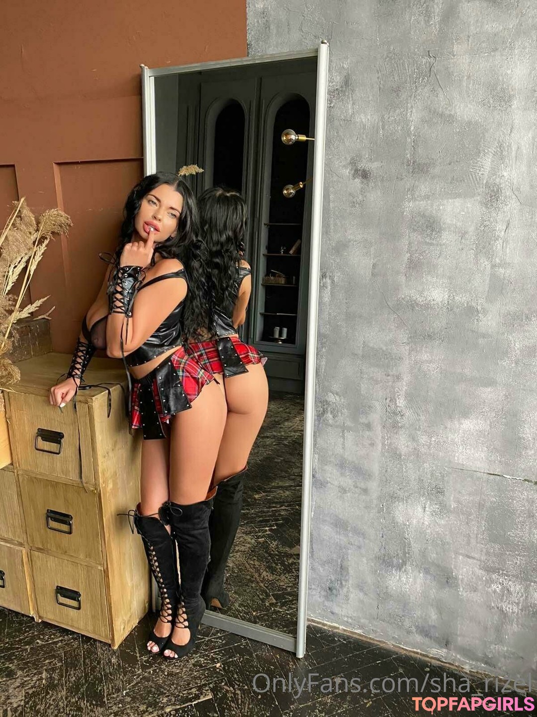 Foto di nudo di fuga di OnlyFans di Sha Rizel #198