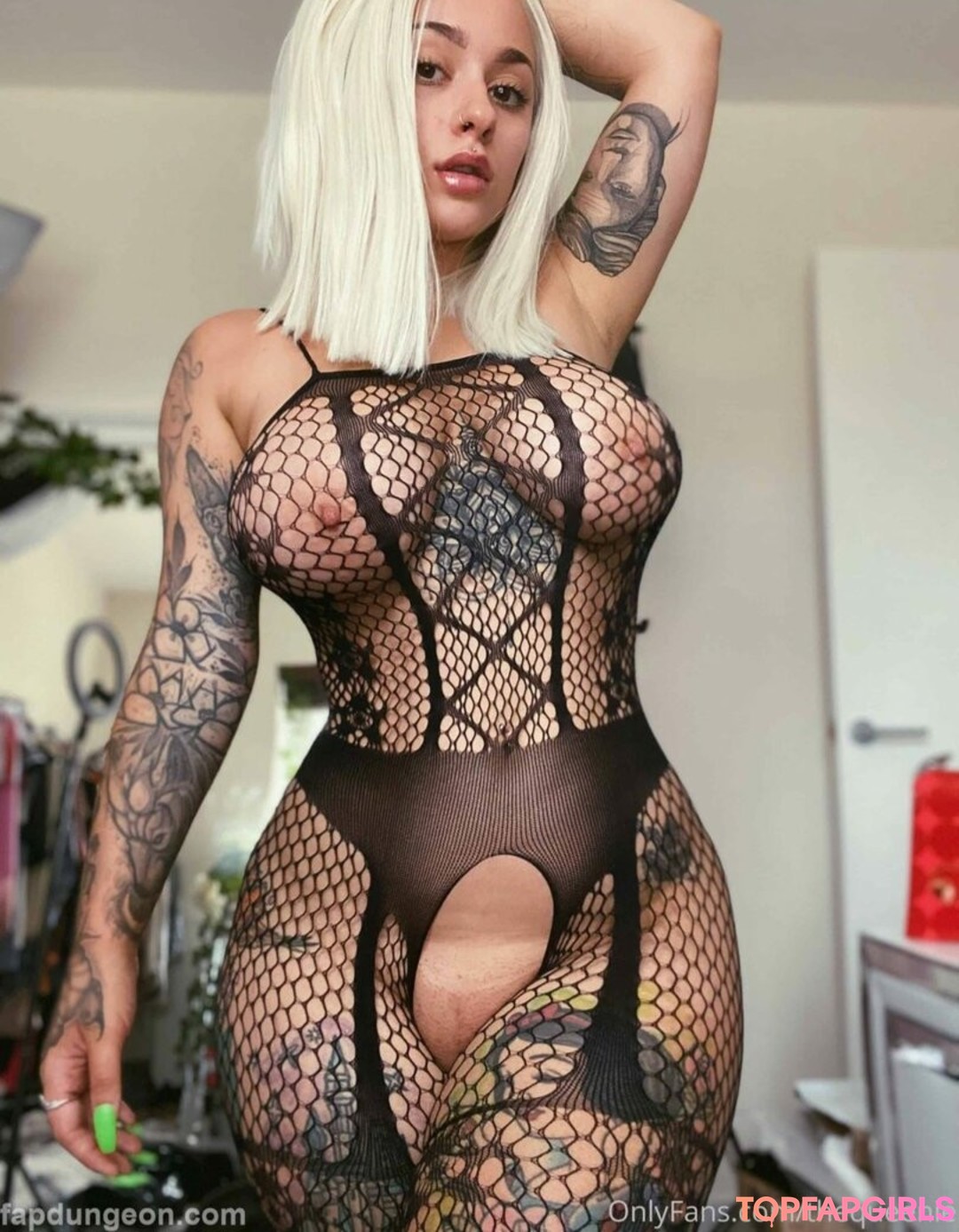 Foto di nudo di fuga di OnlyFans di Thequeenie #193