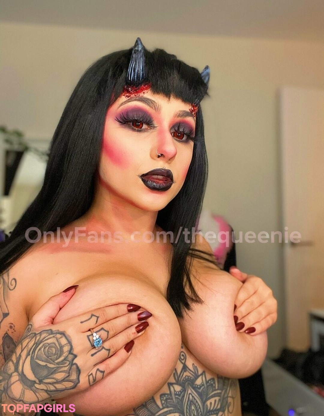 Foto di nudo di fuga di OnlyFans di Thequeenie #306