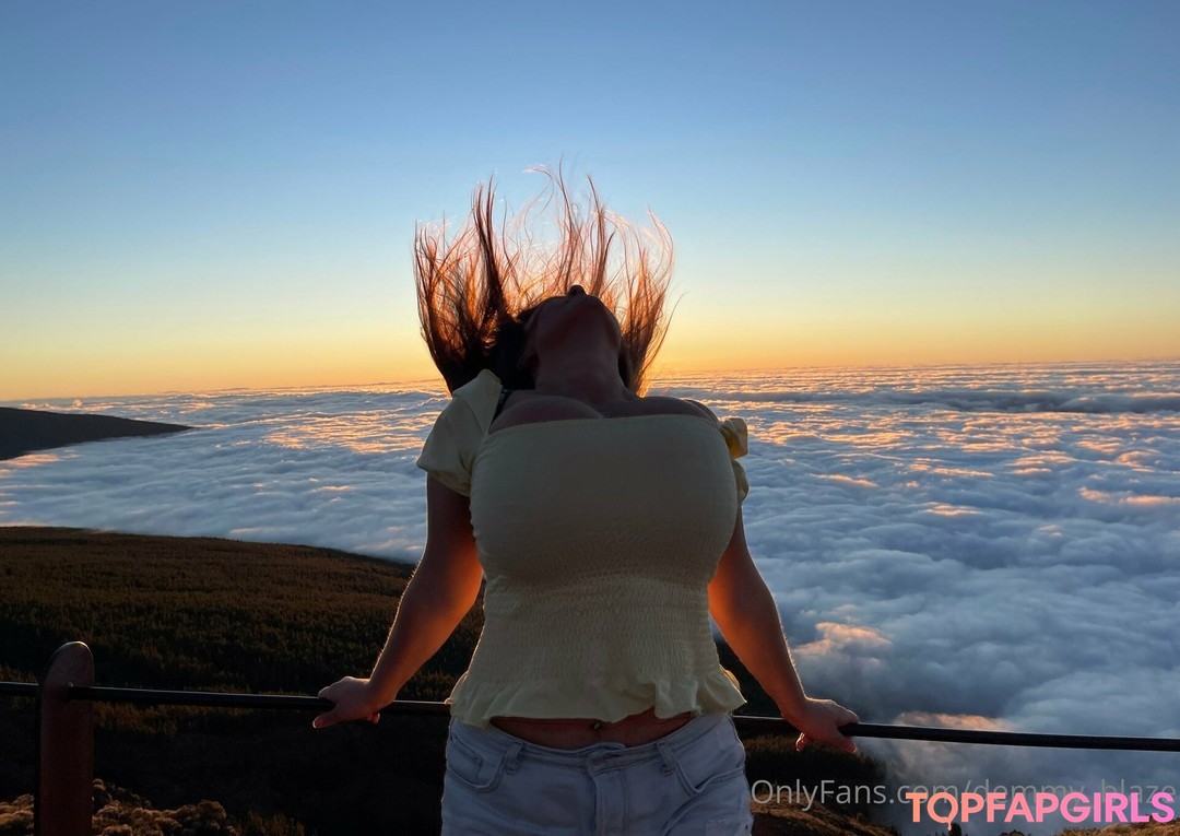 Foto di nudo di fuga di OnlyFans di Demmy Blaze #2030