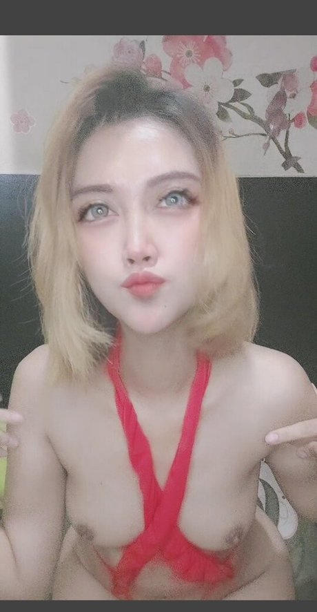 Foto di nudo di fuga di OnlyFans di Nami