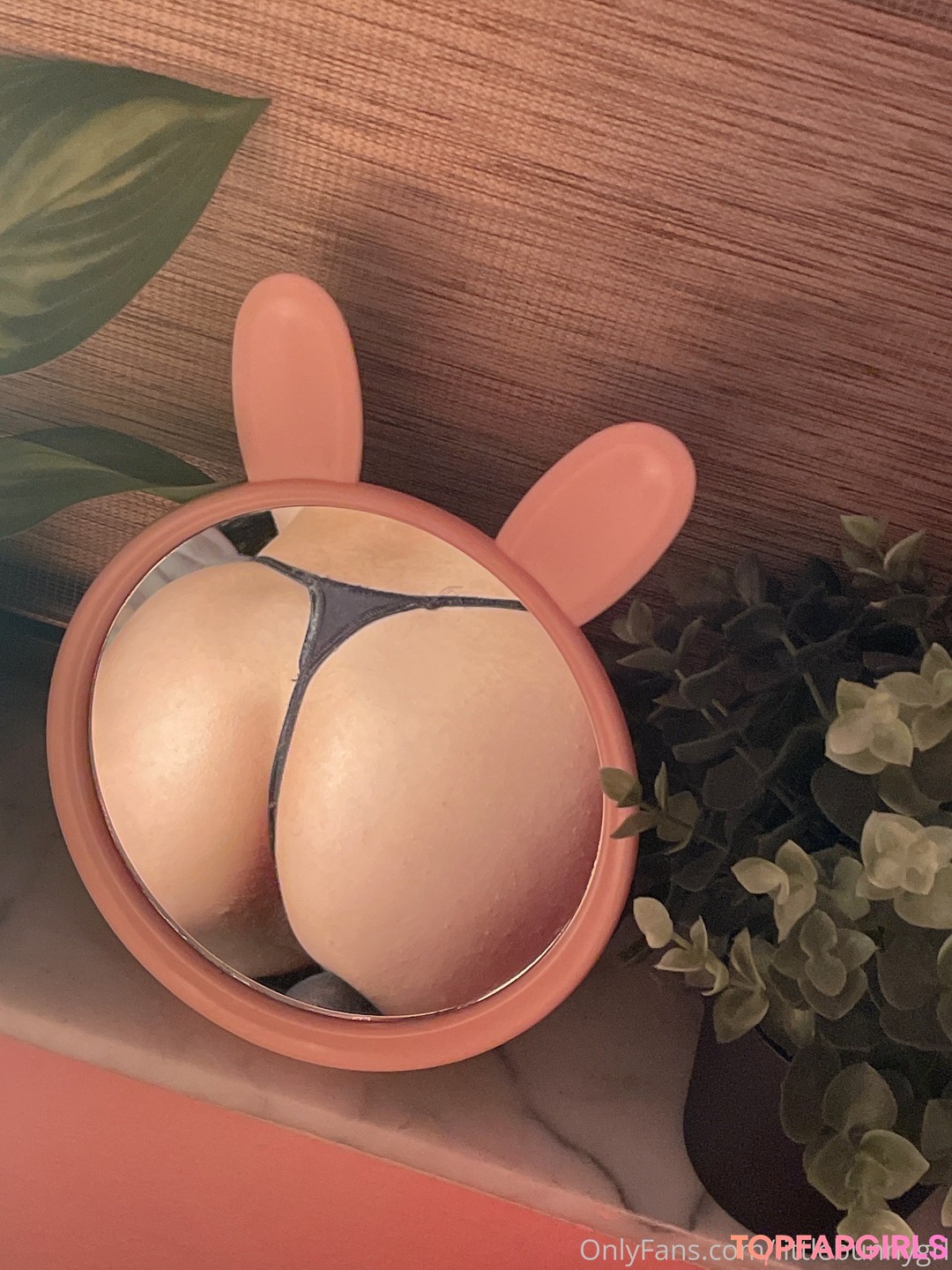 Foto di nudo di fuga di OnlyFans di Little Bunny #392