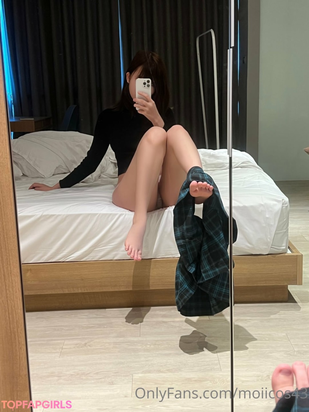 Foto di nudo di fuga di OnlyFans di Moiicos #28