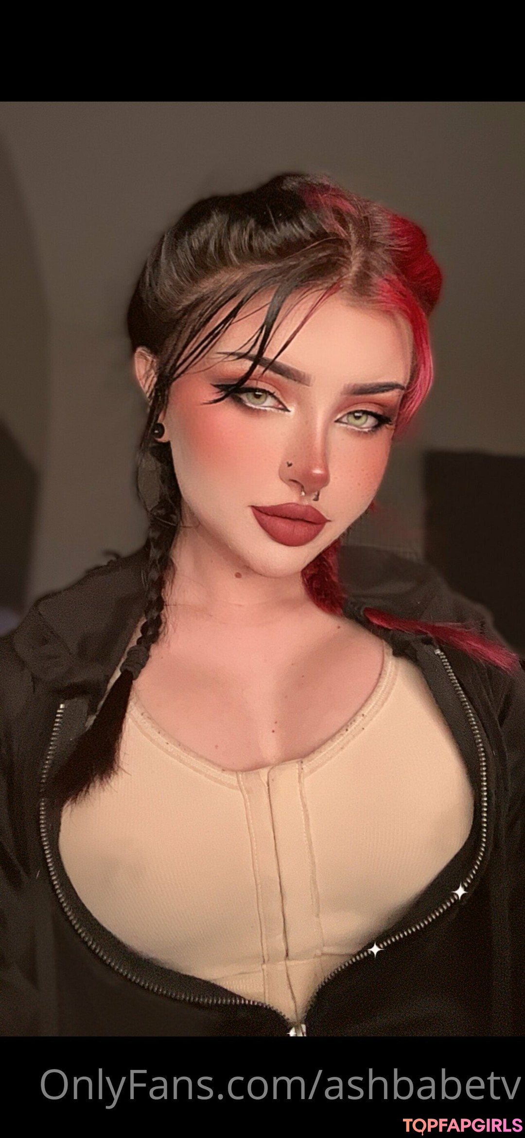 Foto di nudo di fuga di OnlyFans di Ashley Banks #16