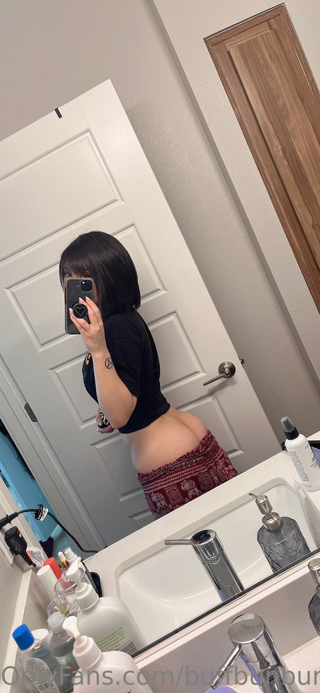 Foto di nudo di fuga di OnlyFans di Womanwearingred