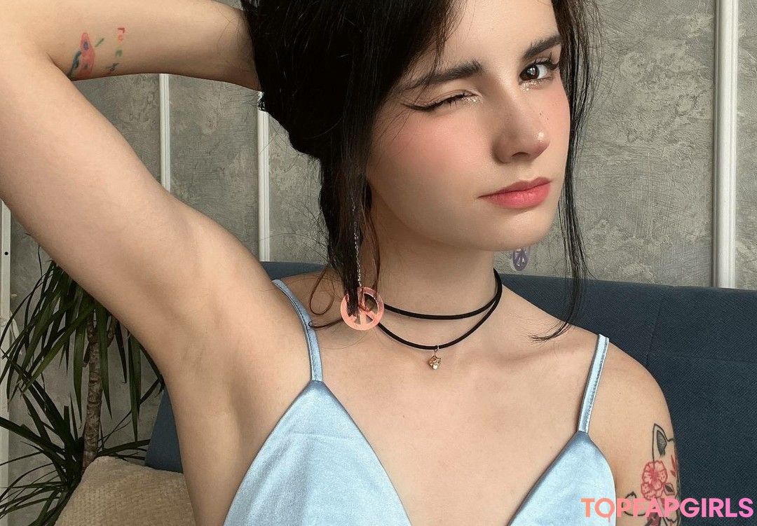 Foto di nudo di fuga di OnlyFans di Loona #1042