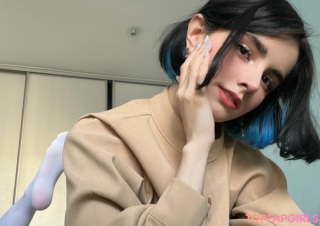 Foto di nudo di fuga di OnlyFans di Loona #1186