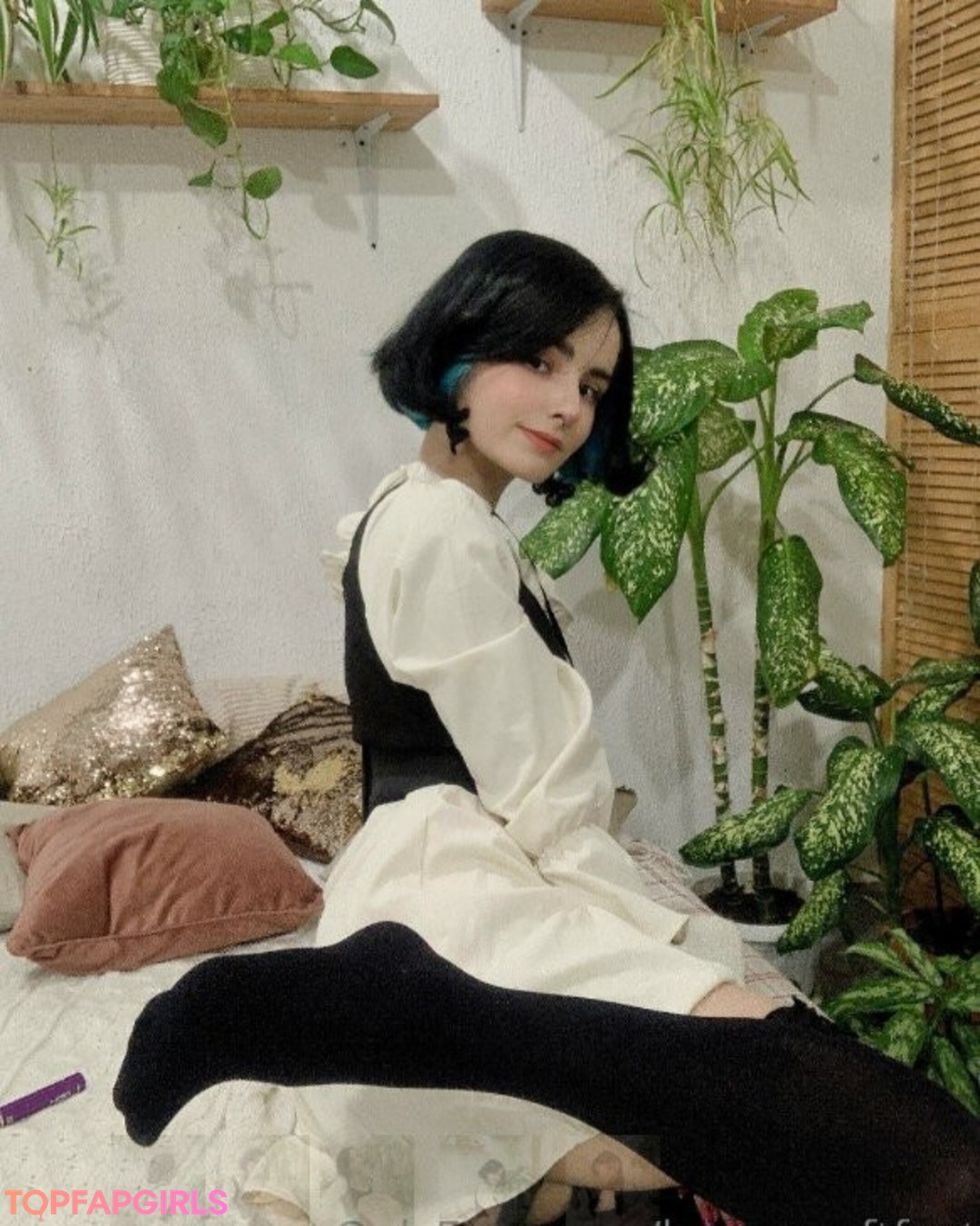 Foto di nudo di fuga di OnlyFans di Loona #186