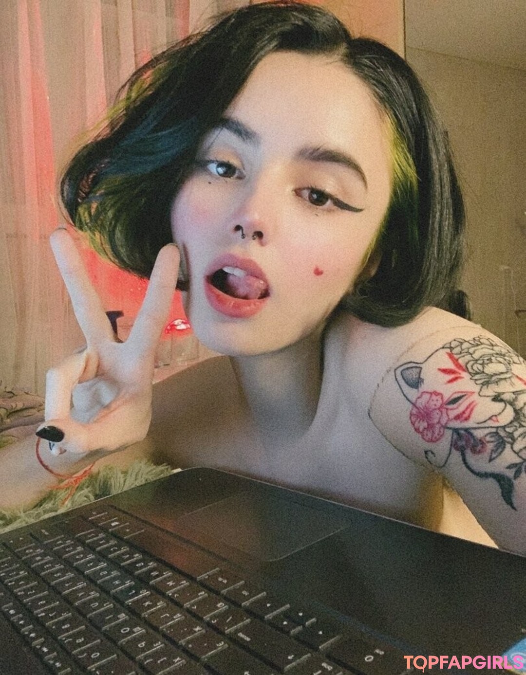 Foto di nudo di fuga di OnlyFans di Loona #282