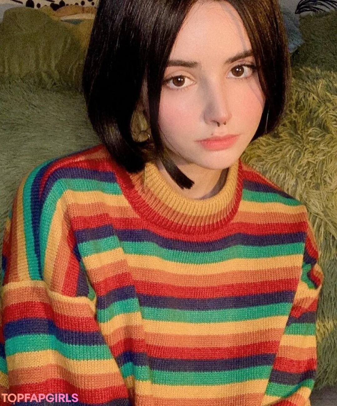 Foto di nudo di fuga di OnlyFans di Loona #335