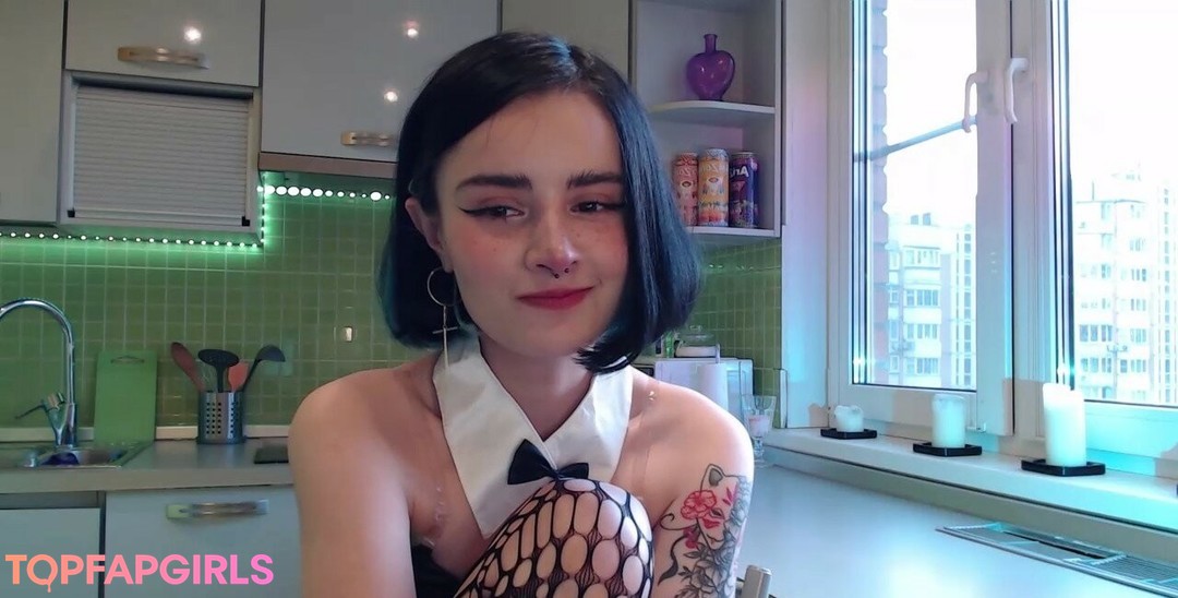 Foto di nudo di fuga di OnlyFans di Loona #861