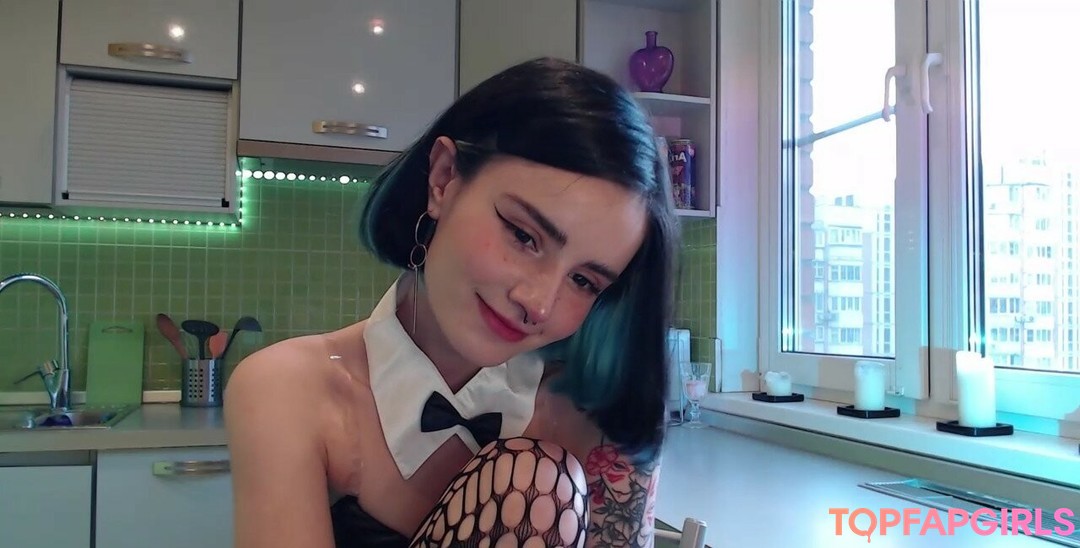 Foto di nudo di fuga di OnlyFans di Loona #862