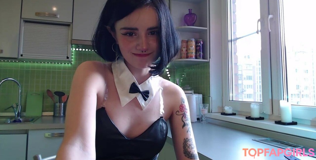 Foto di nudo di fuga di OnlyFans di Loona #868