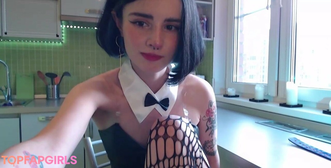 Foto di nudo di fuga di OnlyFans di Loona #873