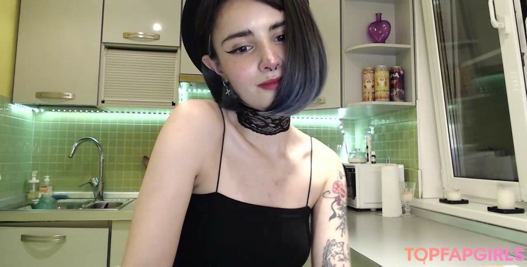 Foto di nudo di fuga di OnlyFans di Loona #899