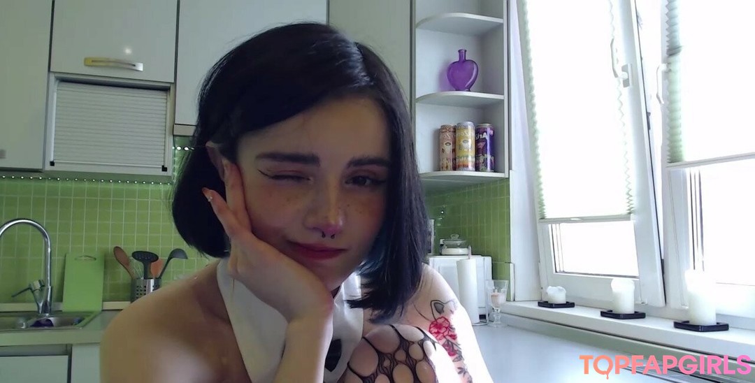 Foto di nudo di fuga di OnlyFans di Loona #931