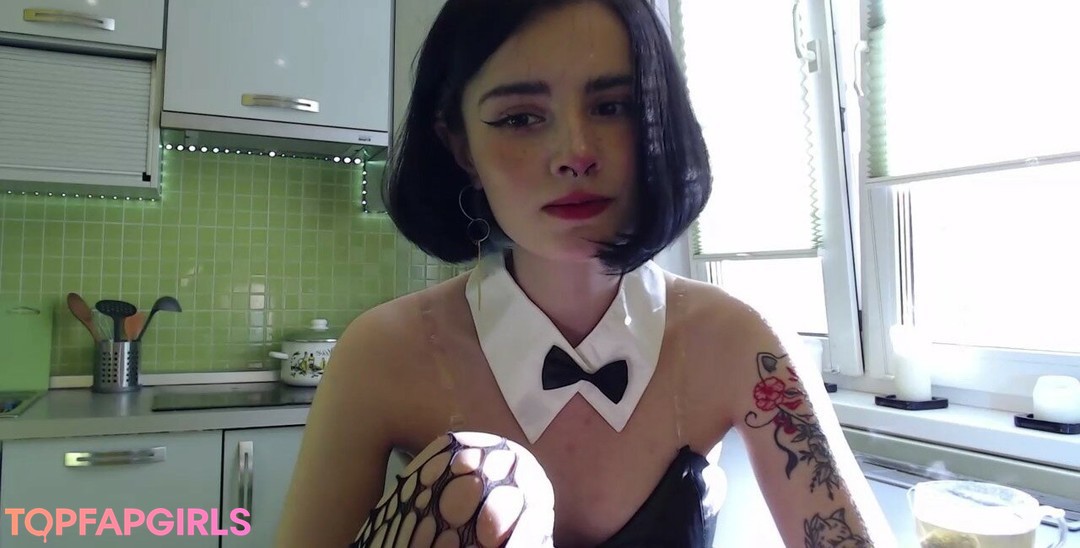 Foto di nudo di fuga di OnlyFans di Loona #932
