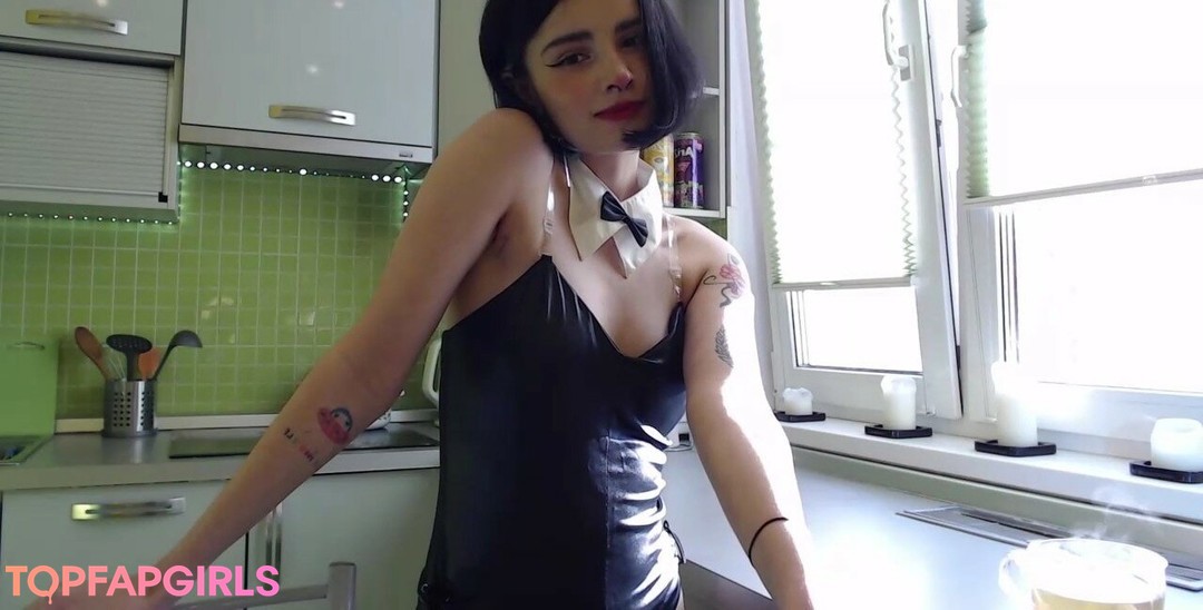Foto di nudo di fuga di OnlyFans di Loona #940