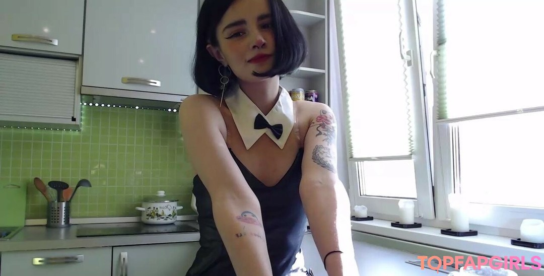 Foto di nudo di fuga di OnlyFans di Loona #950