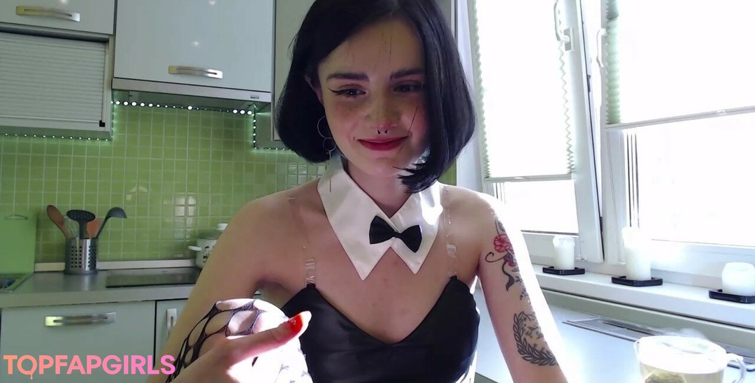 Foto di nudo di fuga di OnlyFans di Loona #955