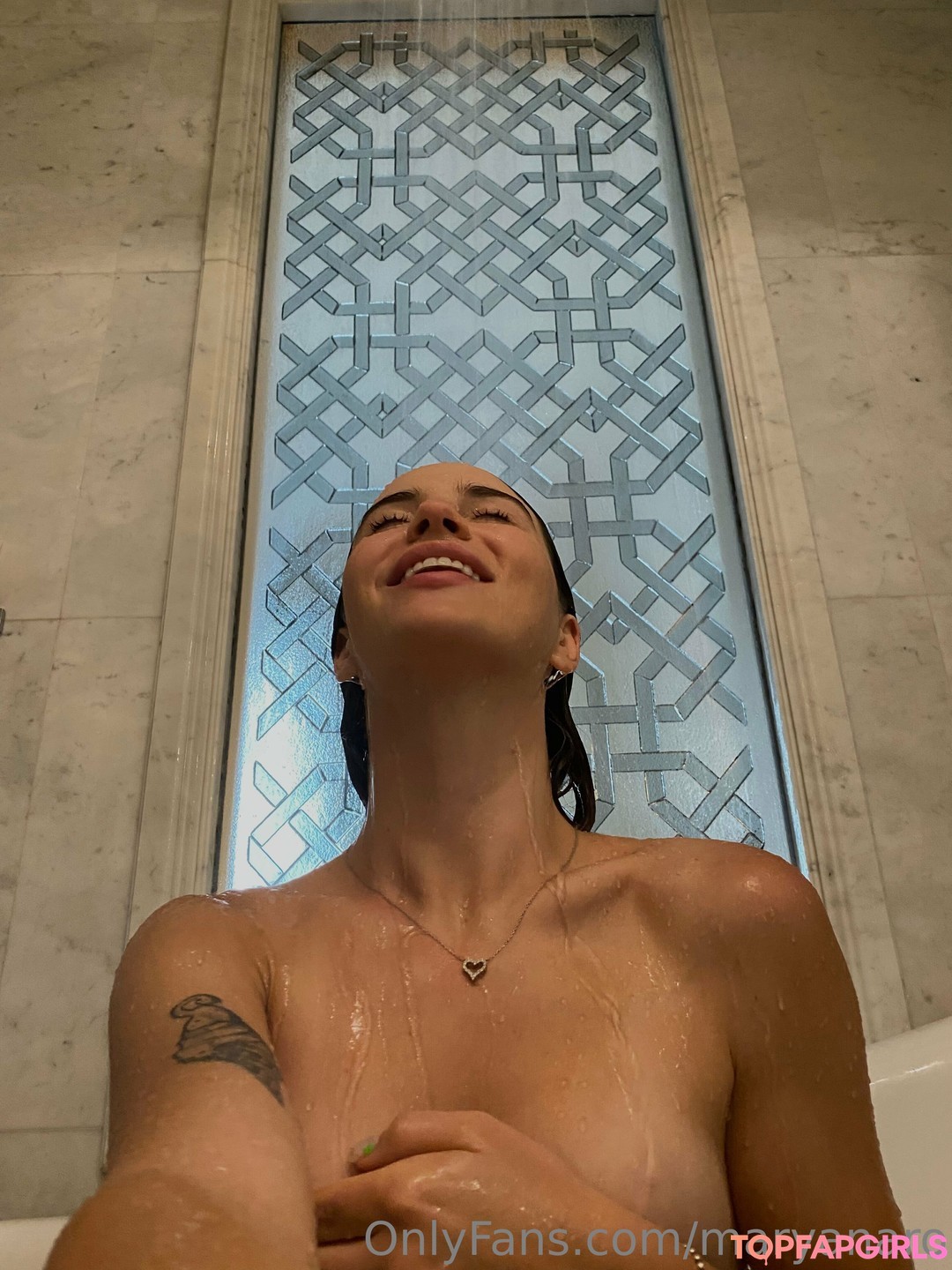 Foto di nudo di fuga di OnlyFans di Maryana Ro #7