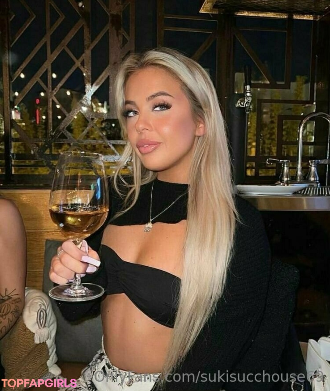 Foto di nudo di fuga di OnlyFans di Suki #977